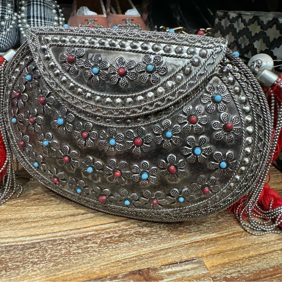 Indian Jeweled and Embellished Metal Clutch Purse - Picture 3 of 6